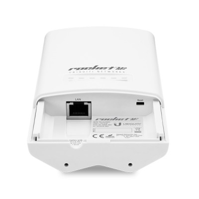 Ubiquiti Rocket M2 airMAX AP BaseStation, Freq 2.4GHz 150+Mbps, RP-SMA Connetor 2x2 MIMO, Hi-Power 28dBm, 1-Port 10/100 Ethernet